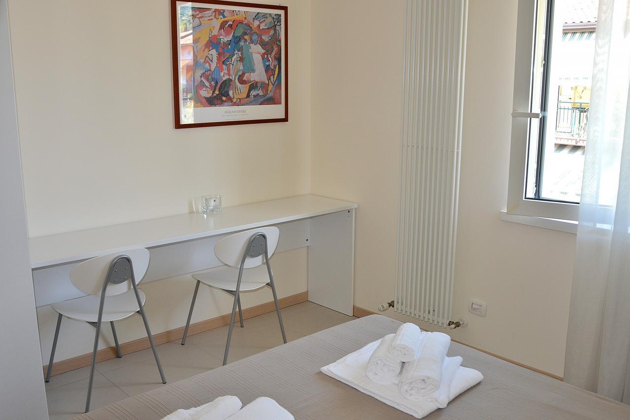 Ca Gardesana With Pool Villa Bagian luar foto