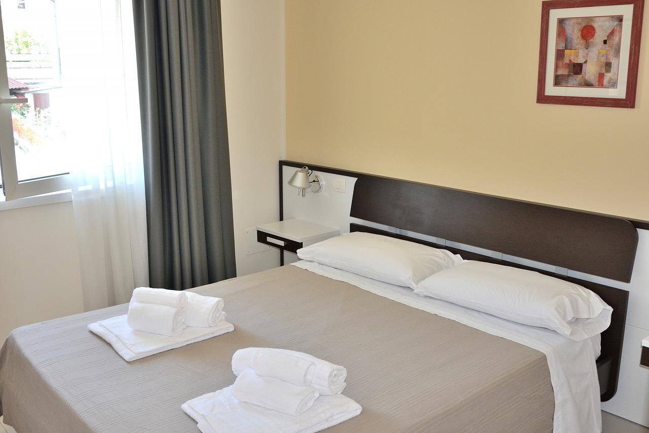 Ca Gardesana With Pool Villa Bagian luar foto